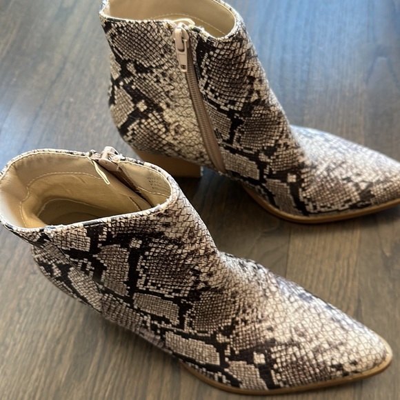 coconuts by matisse booties - Picture 2 of 4